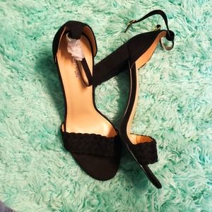 Size 9 women's brand new, 3 inch Heels, block heels, great quality